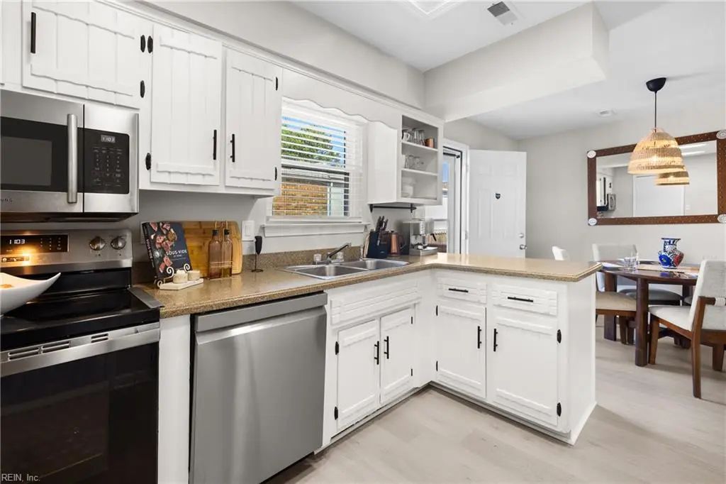 4754 Hollis Rd, Virginia Beach