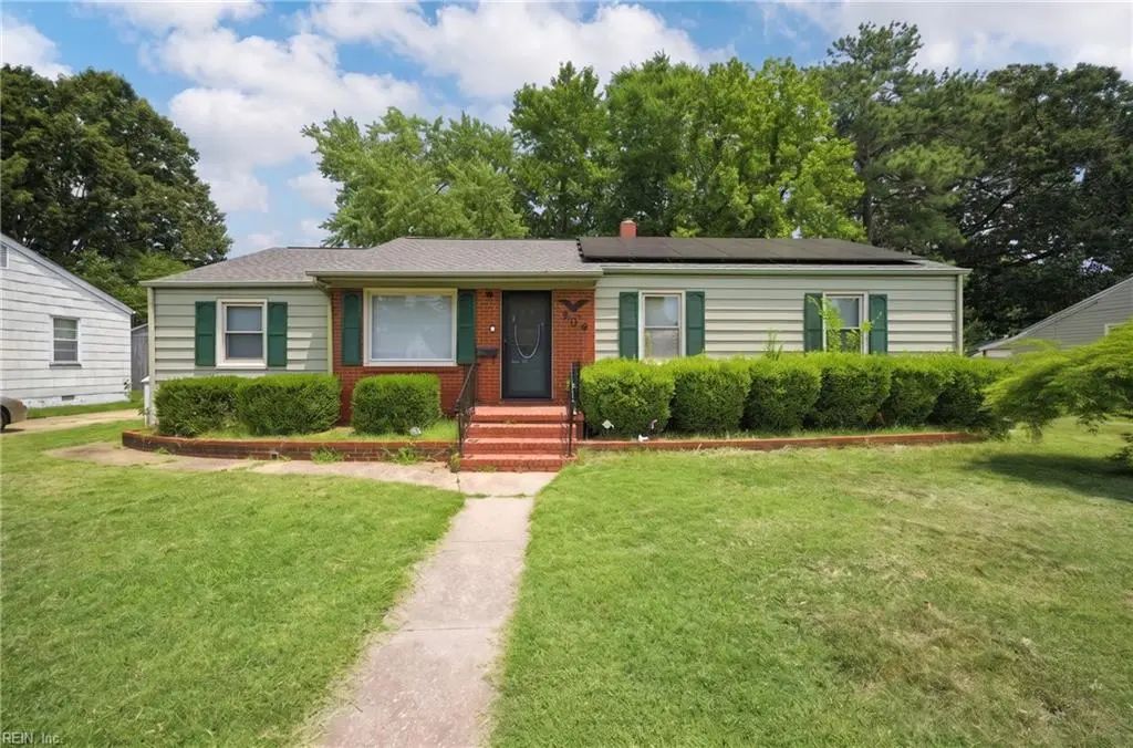709 Mclawhorne Dr, Newport News