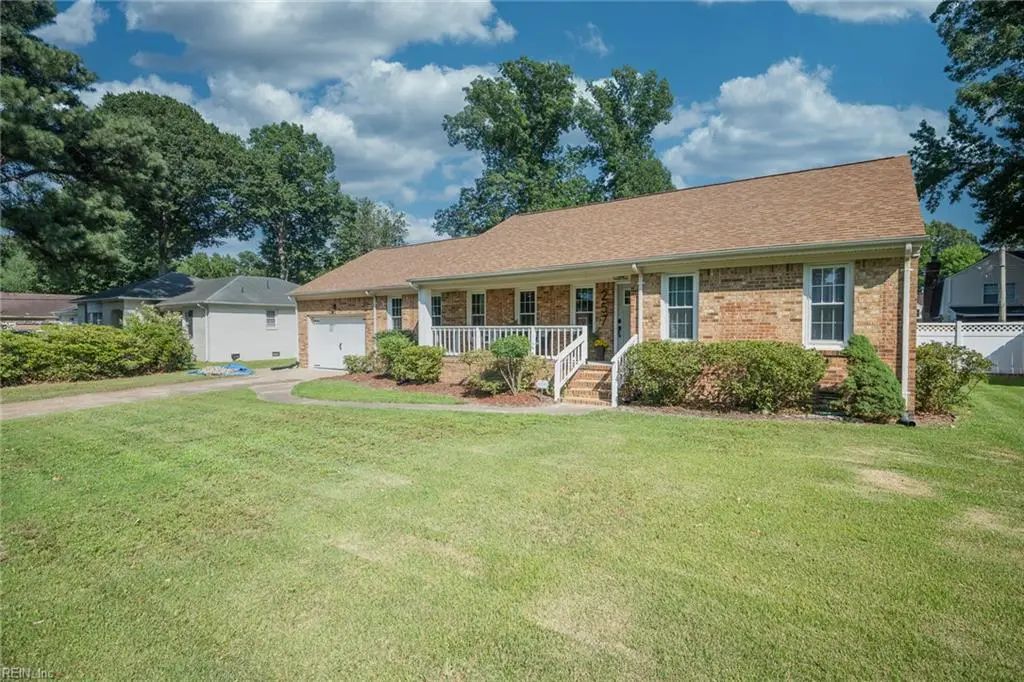 257 Coachman Dr, Chesapeake