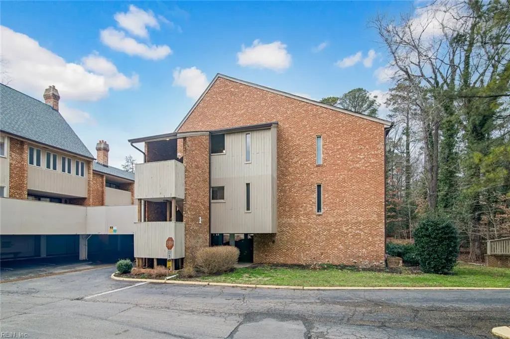 376 Merrimac Trl, Williamsburg