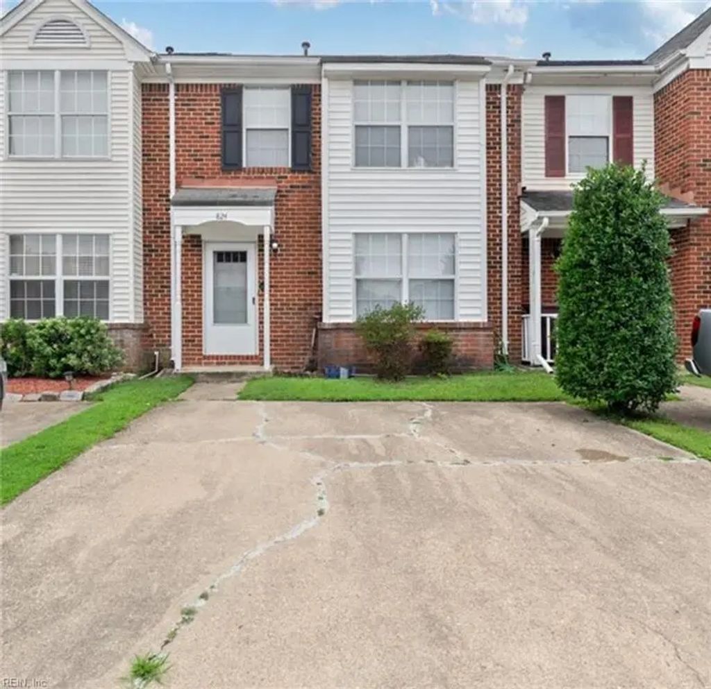824 Nottaway Dr, Chesapeake