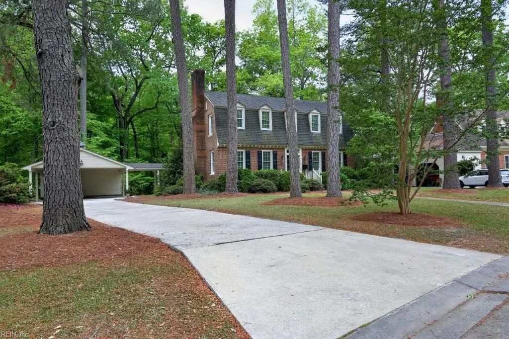 1103 Pine Valley Dr, Suffolk