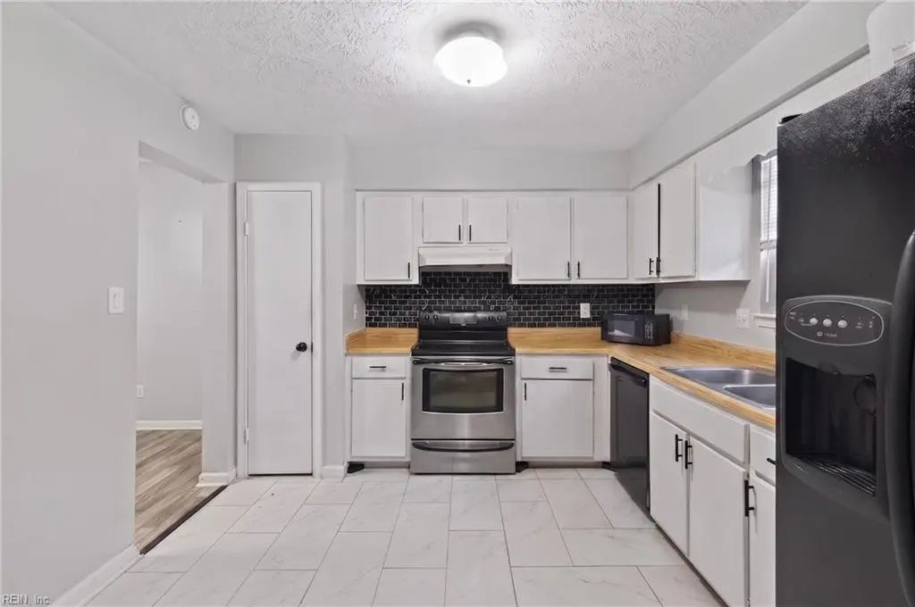 359 Deputy Ln, Newport News
