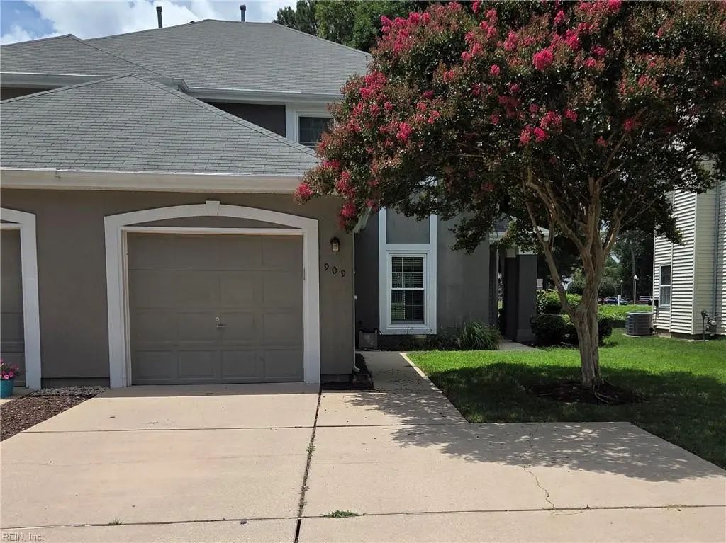 909 Willow Pt, Newport News