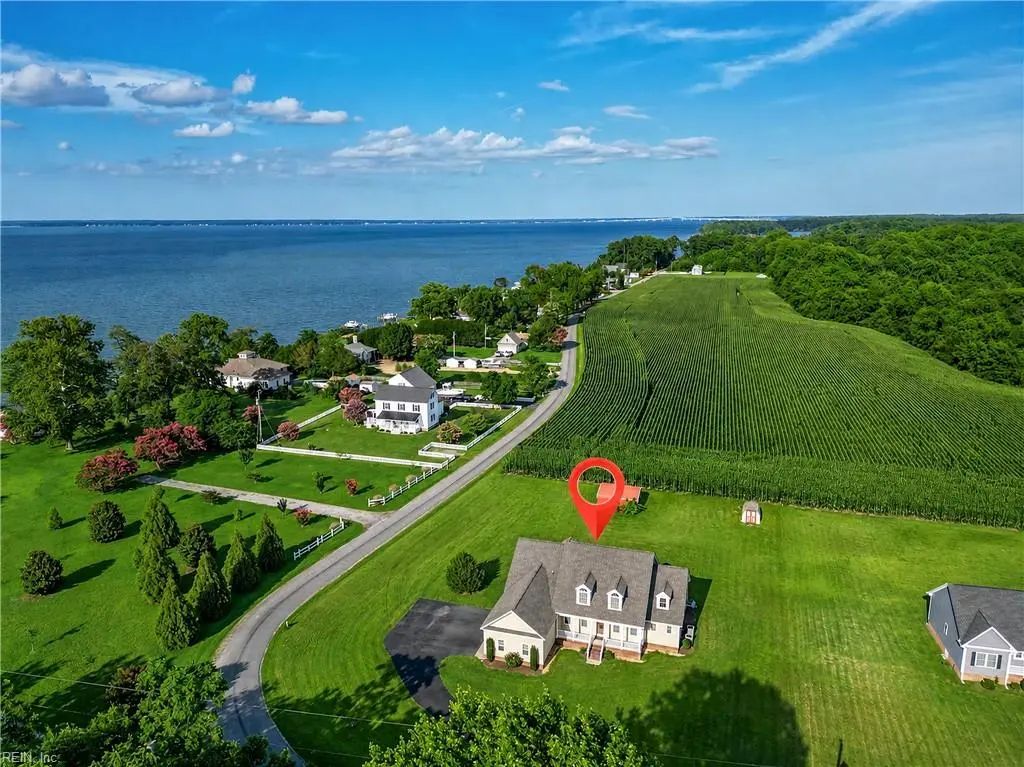 86 Brandon Point Rd, Middlesex County