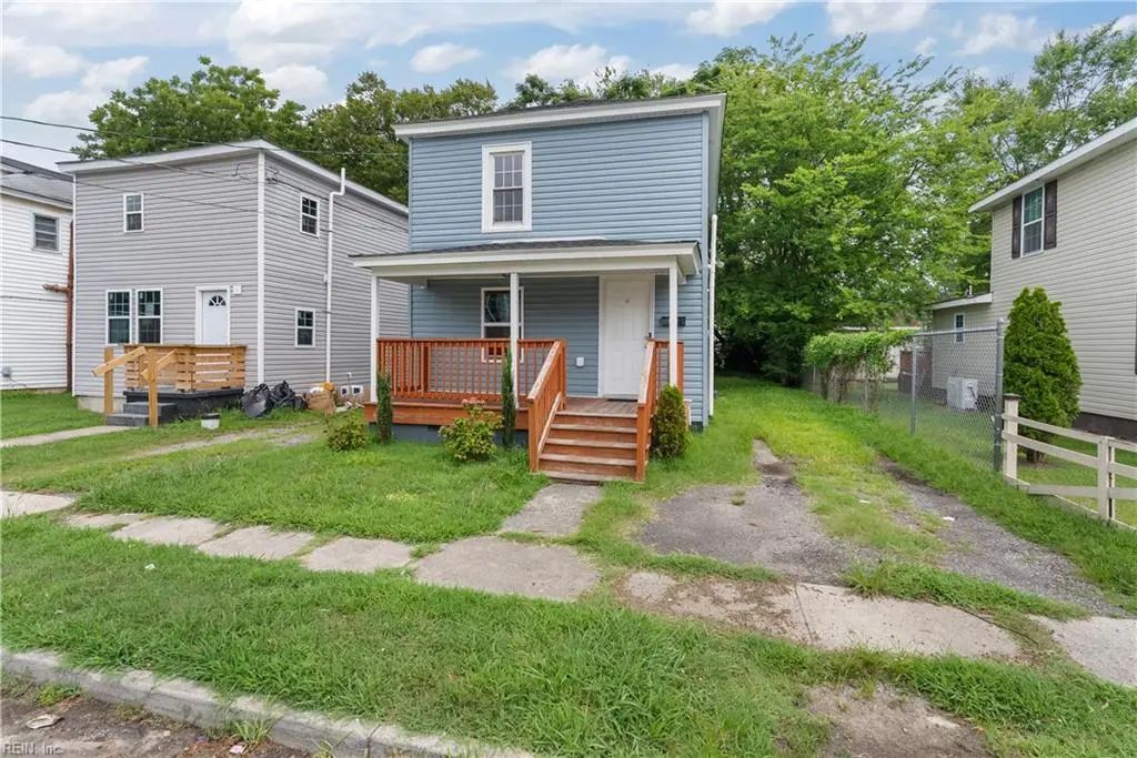 206 Oak St, Suffolk