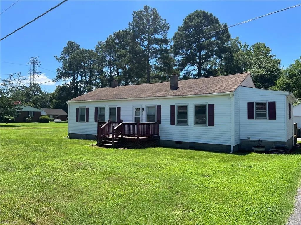 817 Moore Farm Ln, Suffolk