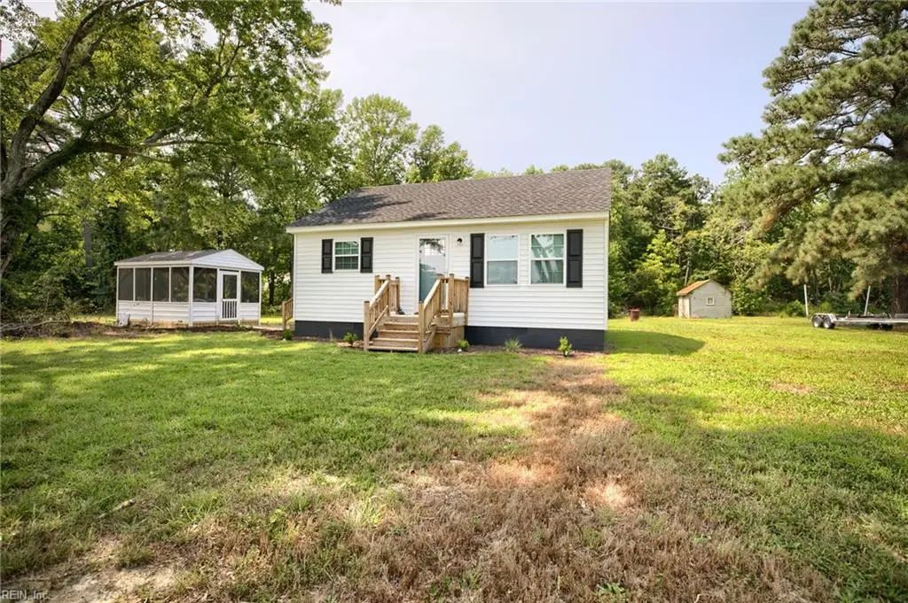 1949 Greys Point Rd, Middlesex County
