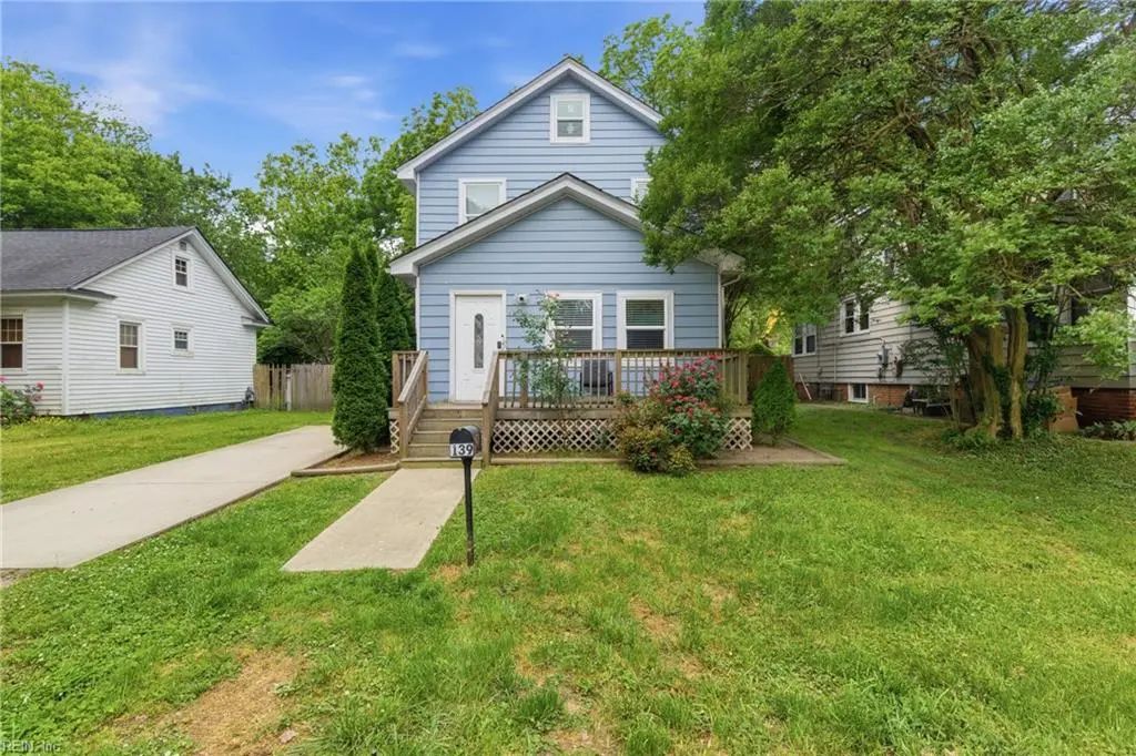 139 Locust Ave, Hampton