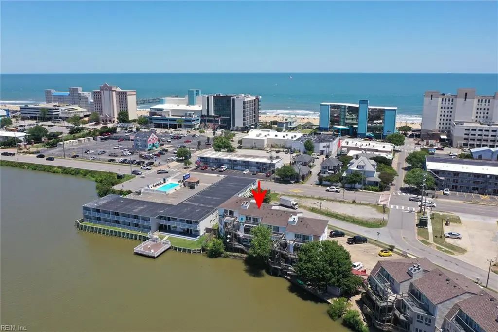 209 Lake Dr, Virginia Beach