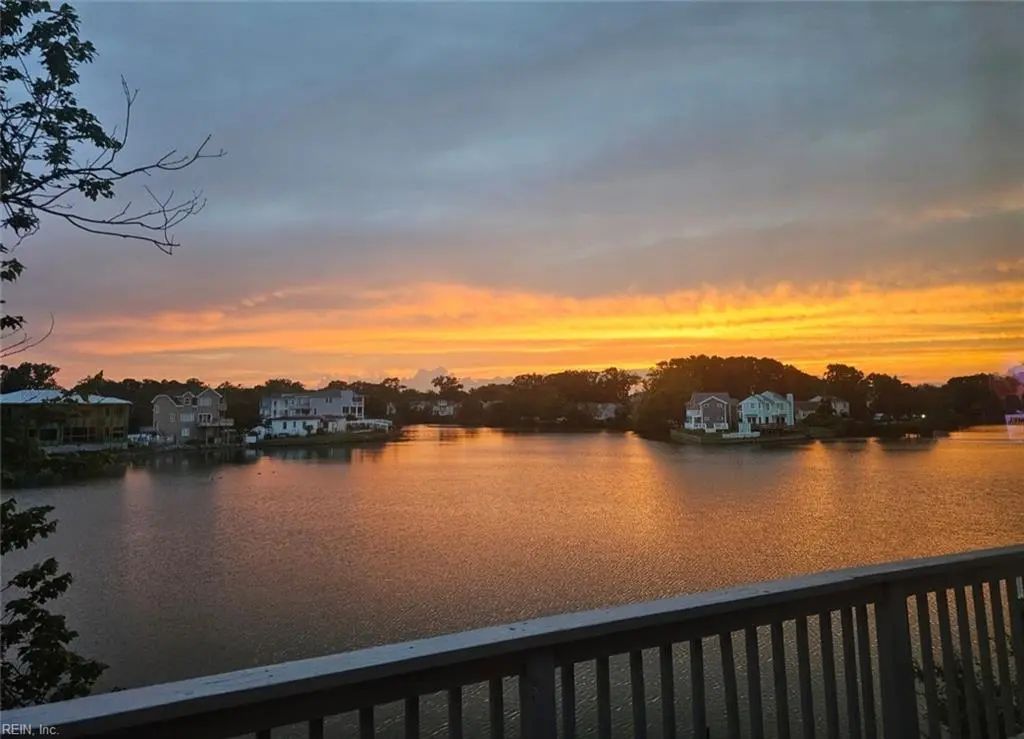 209 Lake Dr, Virginia Beach