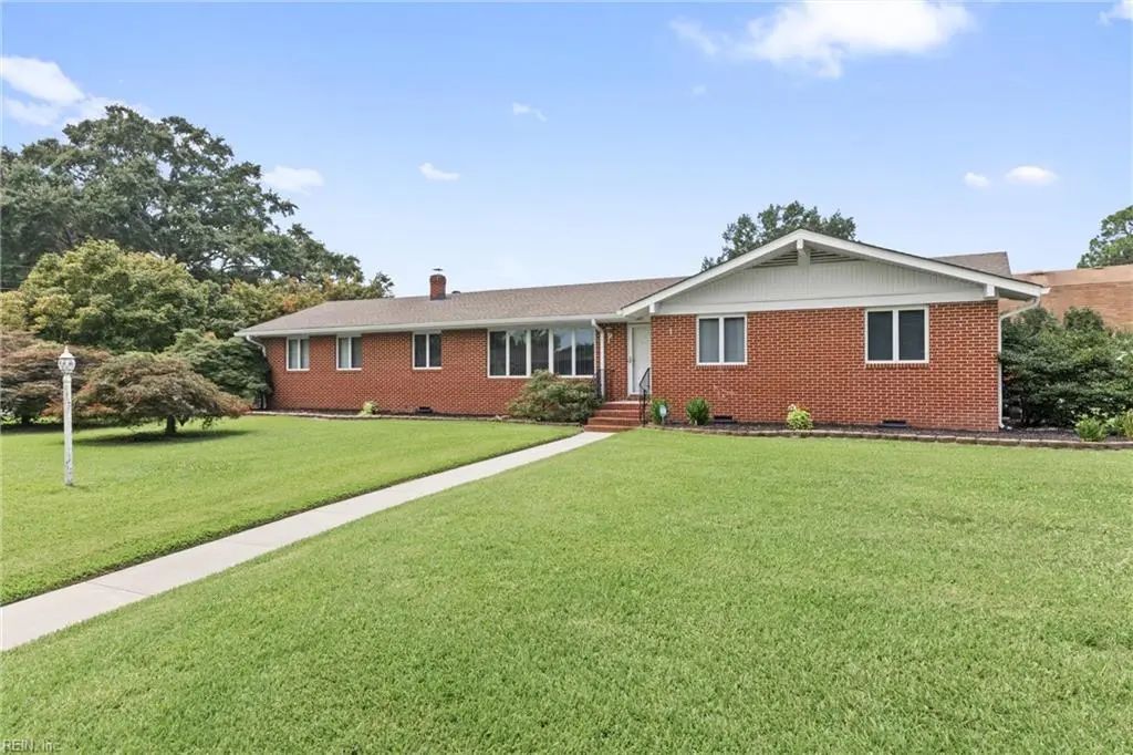 5601 Lambeth Pl, Suffolk