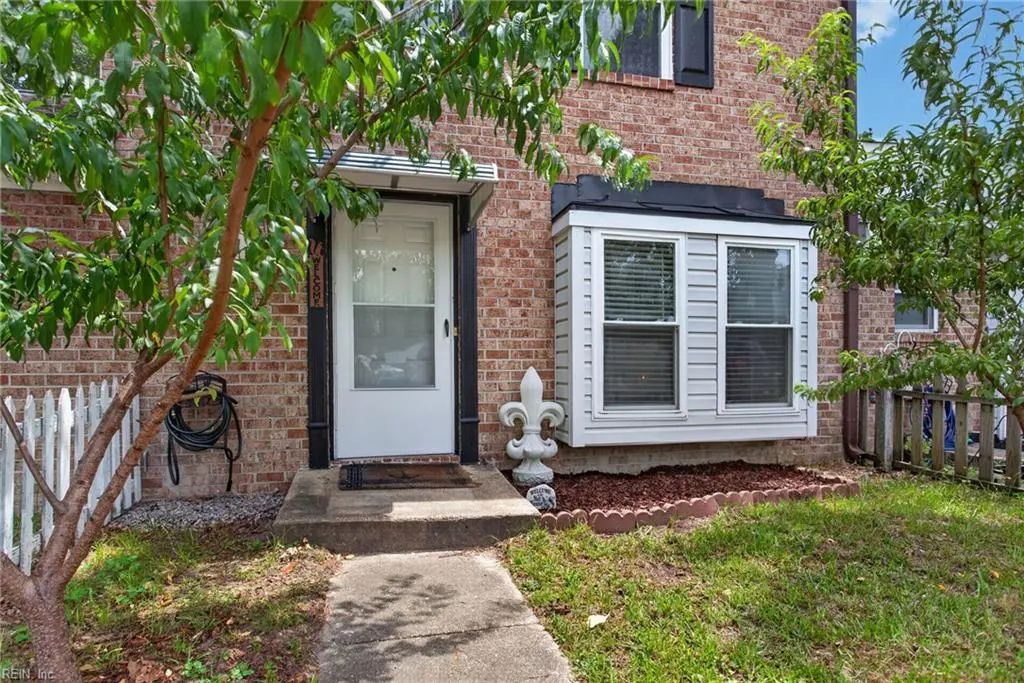 716 Oak Hurst Court Ct, Virginia Beach
