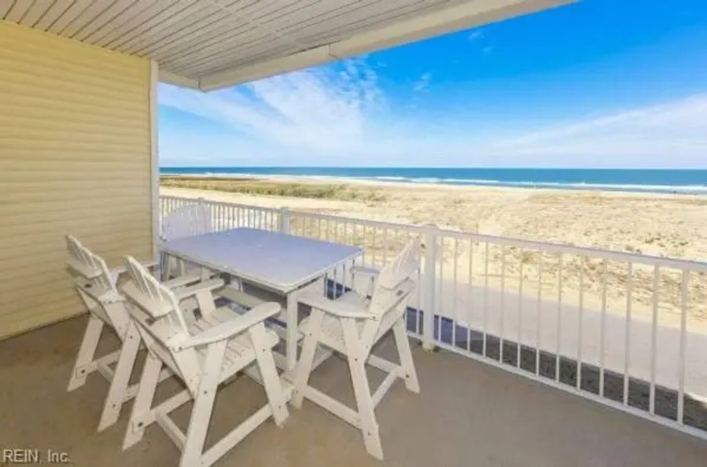204 Sandbridge Rd, Virginia Beach