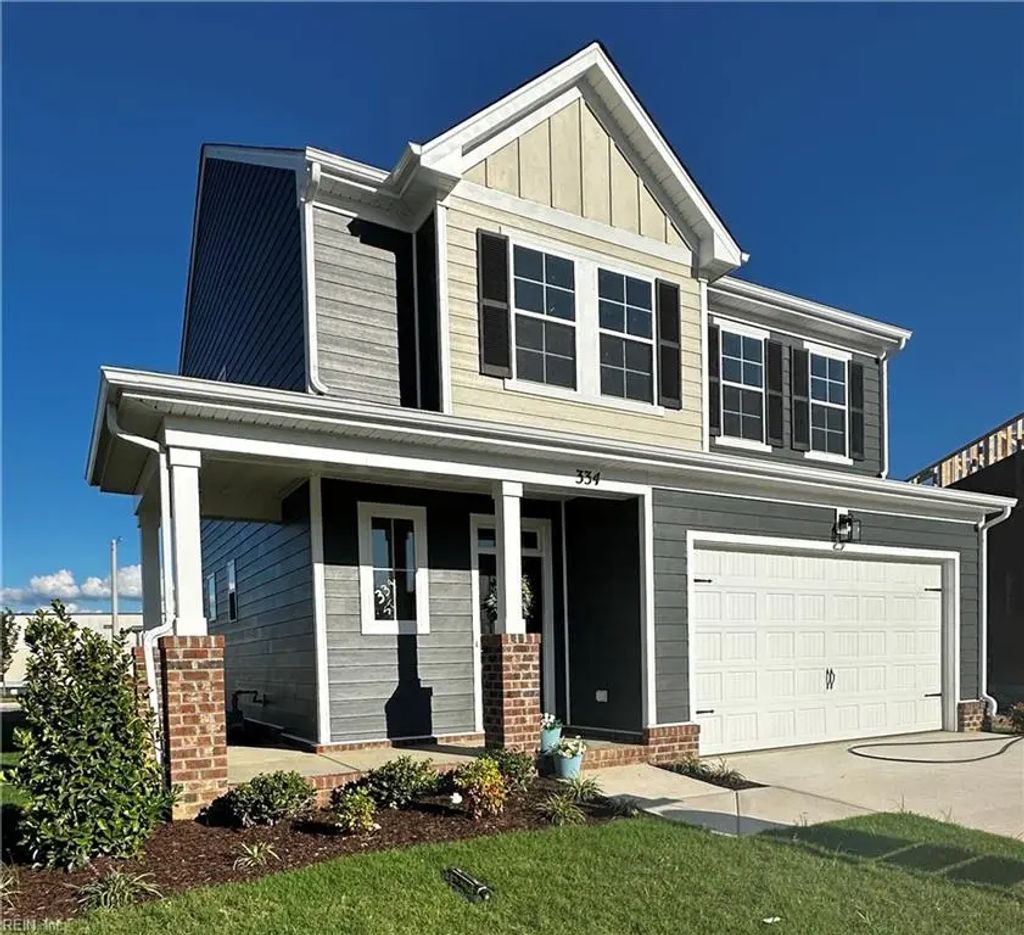 334 Station Dr, Suffolk