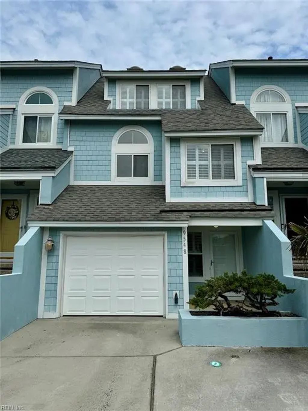 9548 Bay Front Dr, Norfolk