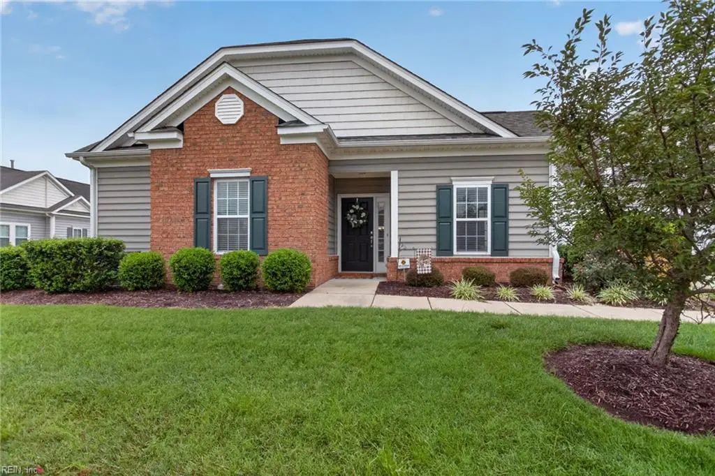 922 Vineyard Pl, Suffolk