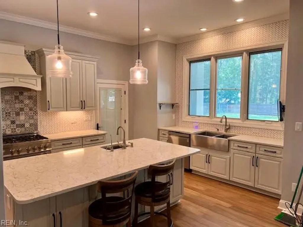 1133 Homestead Dr, Virginia Beach