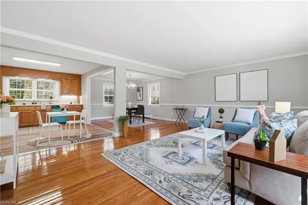 218 Crittenden Ln, Newport News