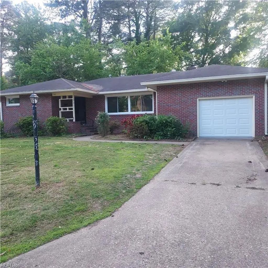 301 Woodroof Rd, Newport News