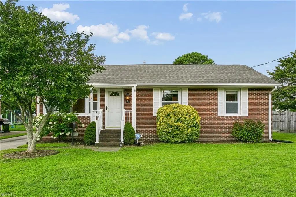 31 Saint Albans Dr, Hampton