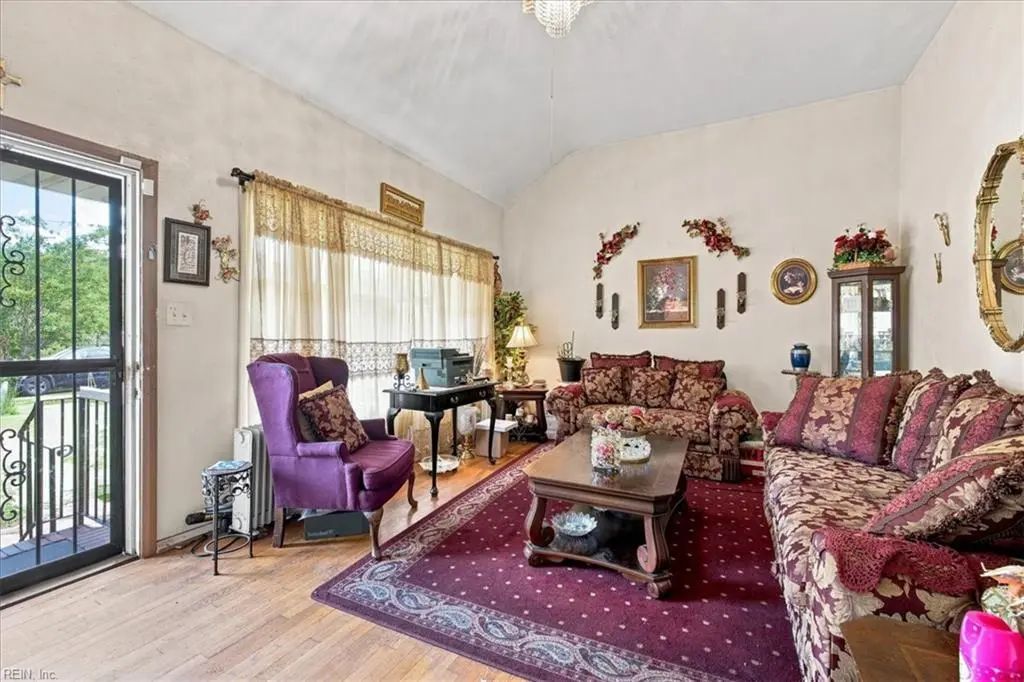 449 Beacon Hill Cir, Norfolk