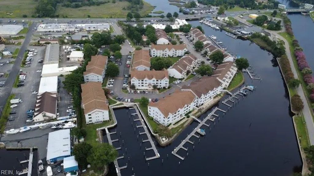 4 Harbor Watch Dr, Chesapeake