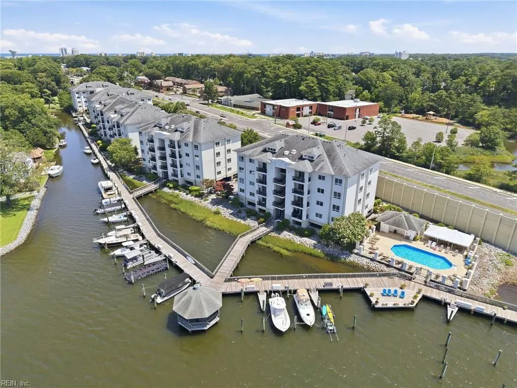 1284 Laskin Rd, Virginia Beach