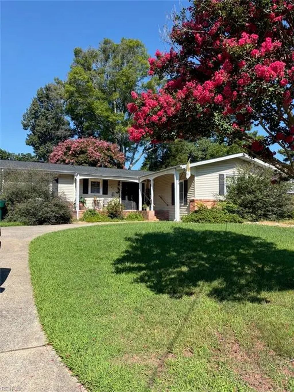 105 Glade Rd, Newport News
