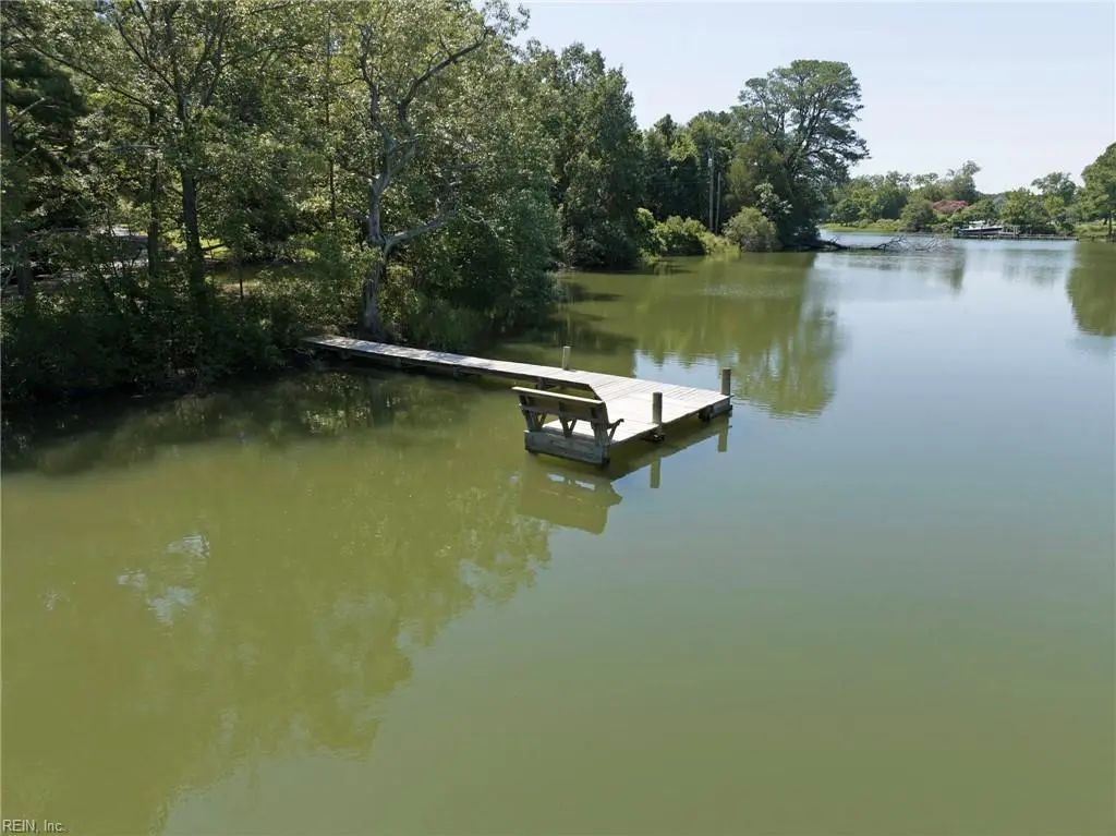 175 Heron Point Rd, Mathews County