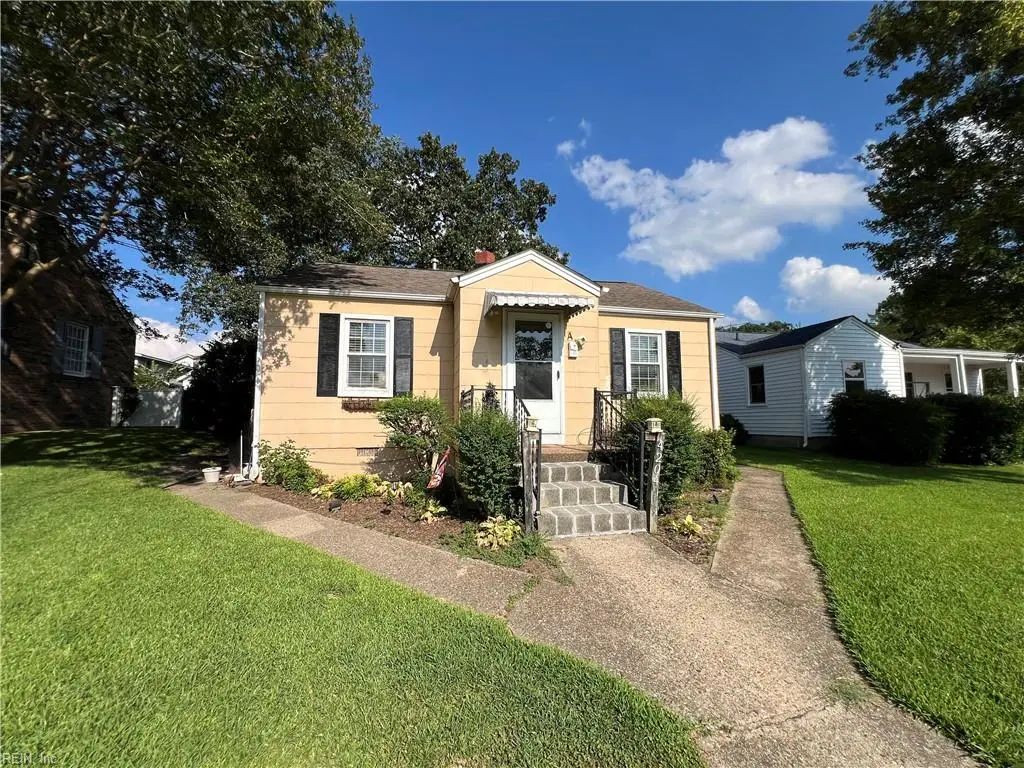 4204 Mayflower Rd, Norfolk