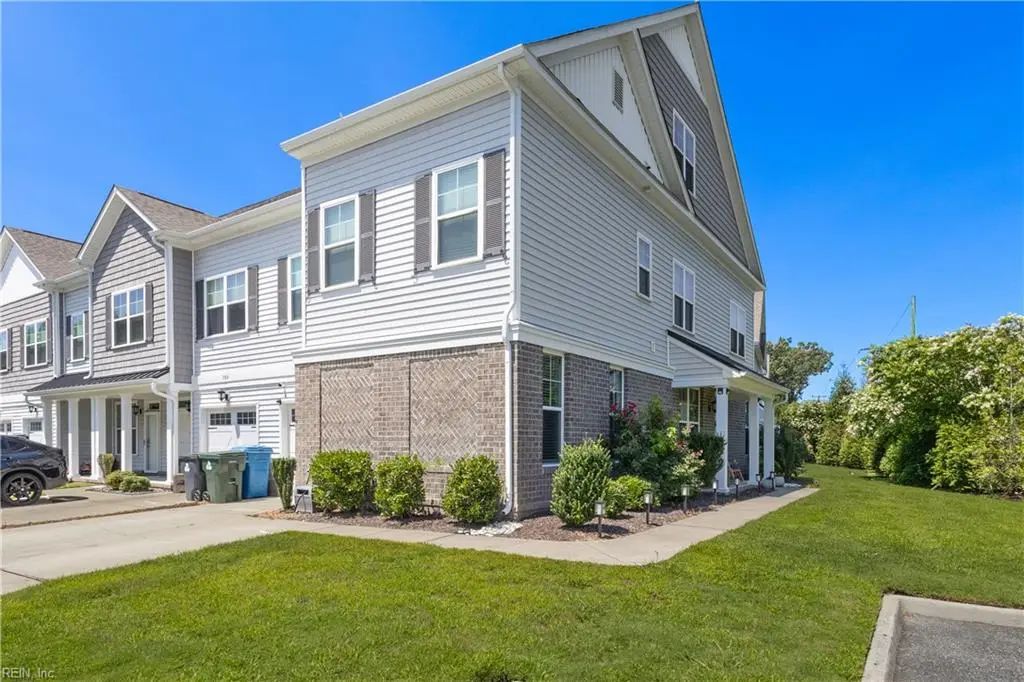 300 Sikeston Ln, Chesapeake