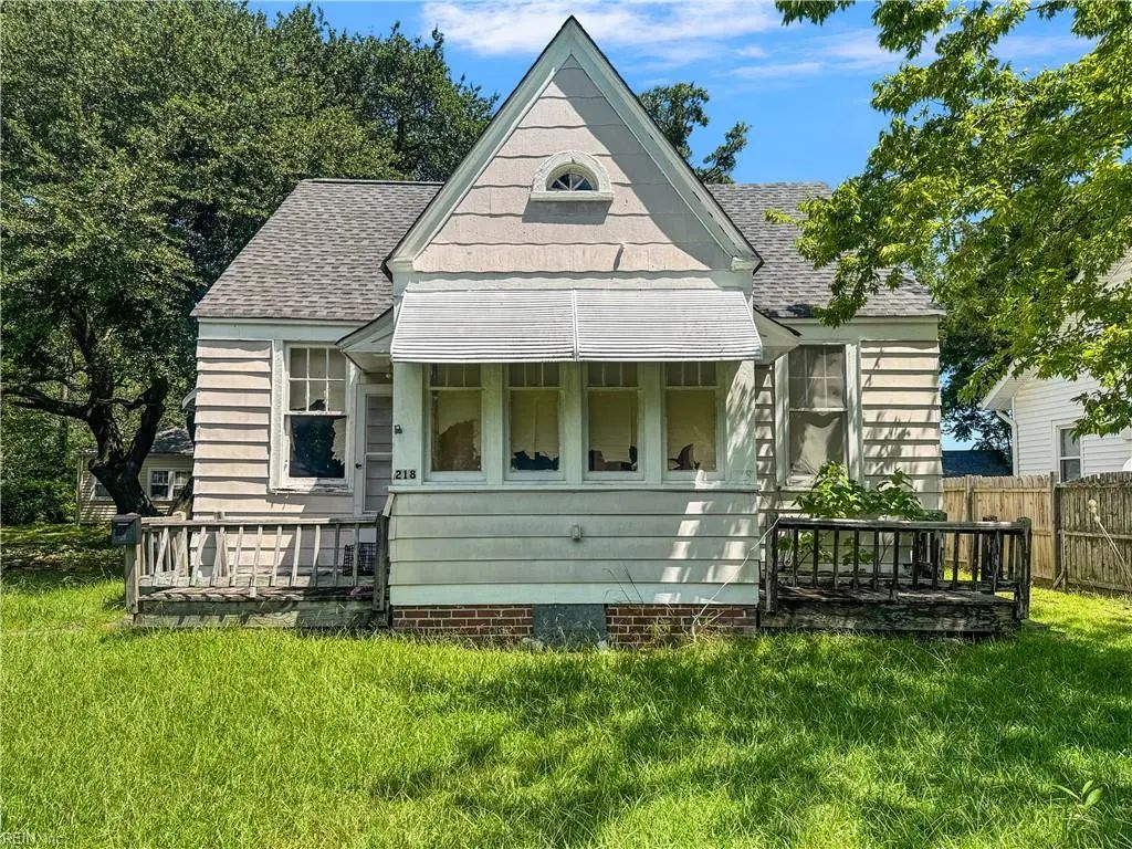 218 Tappan Ave, Hampton