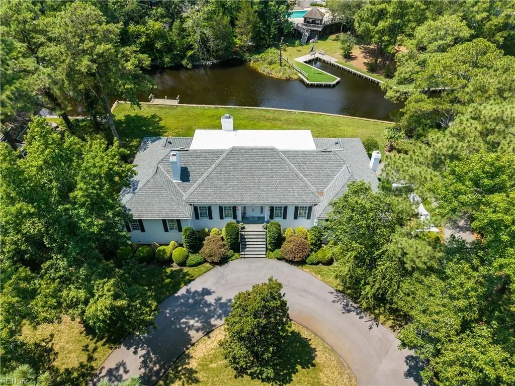 449 Discovery Rd, Virginia Beach