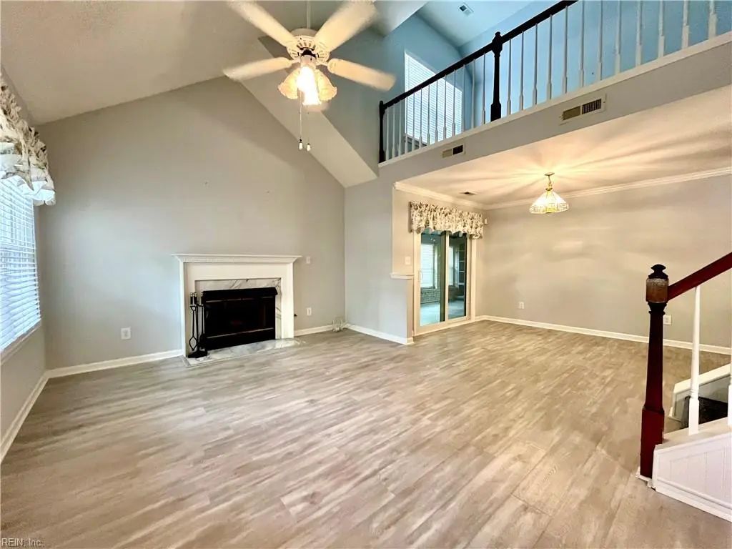 902 Shoreline Pt, Newport News