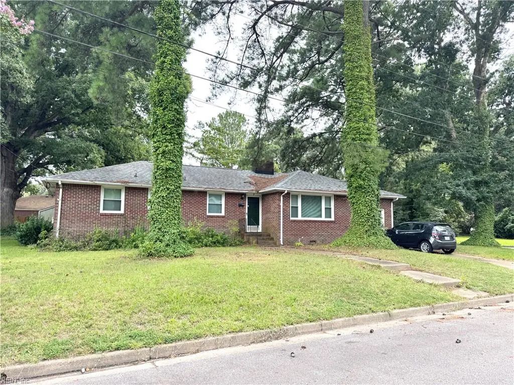 2 Kennedy Dr, Portsmouth