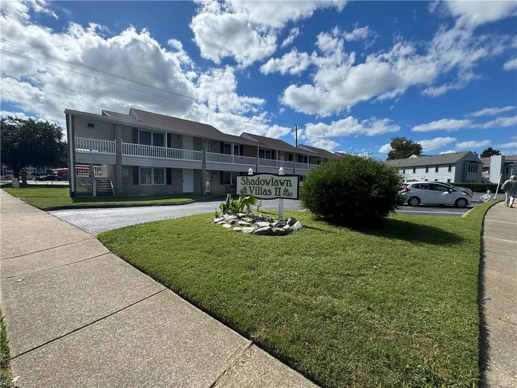 598 Pinewood Dr, Virginia Beach