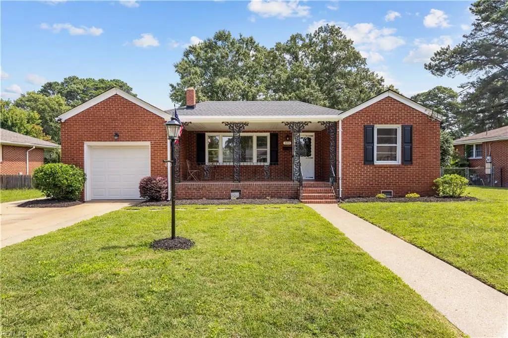 105 Lynn Dr, Portsmouth