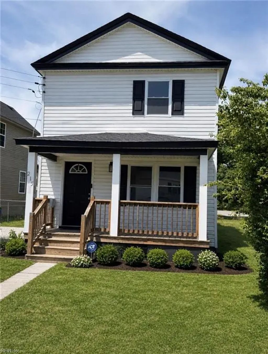 215 Oak St, Suffolk