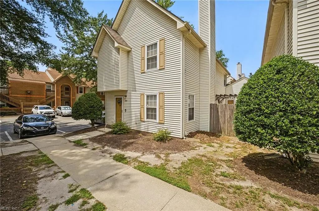 832 Gas Light Ln, Virginia Beach