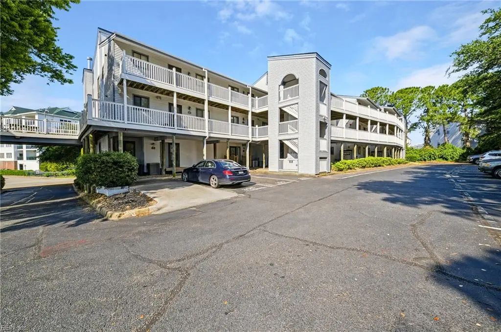 3200 Lynnhaven Dr, Virginia Beach