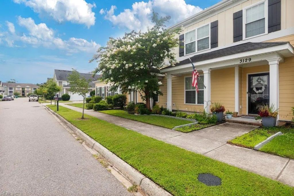 3127 Patrick Henry Dr, Chesapeake