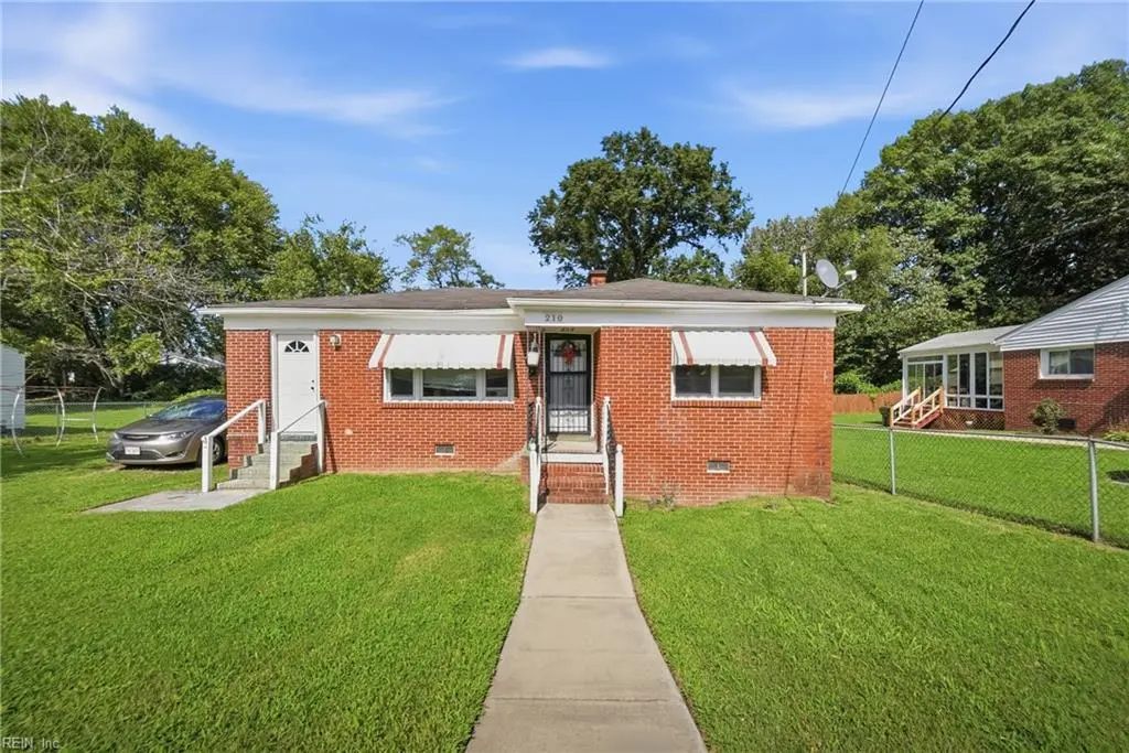 210 S Division St, Suffolk