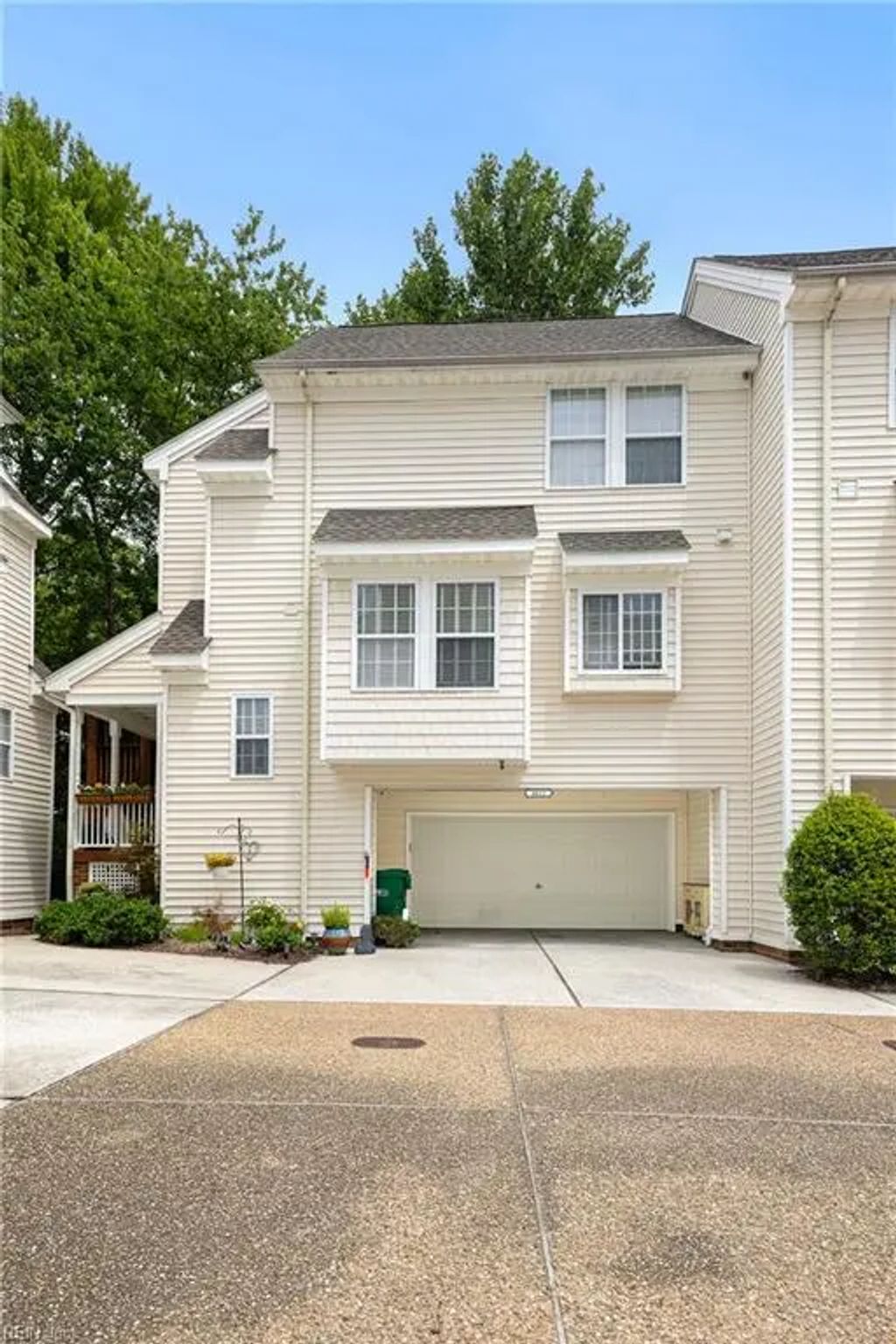 4033 Palmer Court Ct, Suffolk