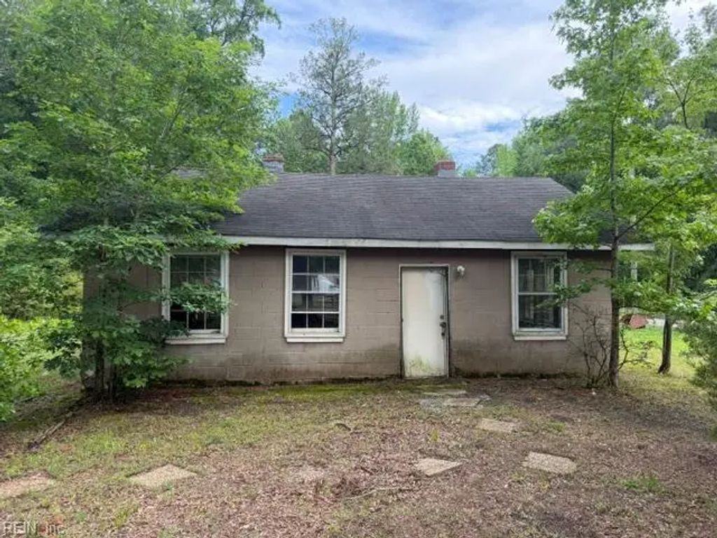 17352 Pittman Rd, Southampton County