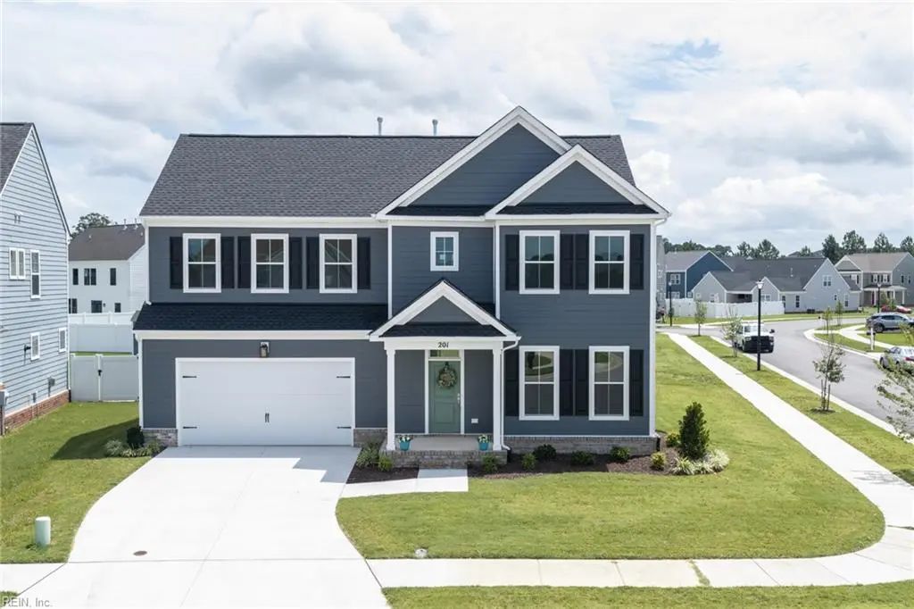 201 Station Dr, Suffolk