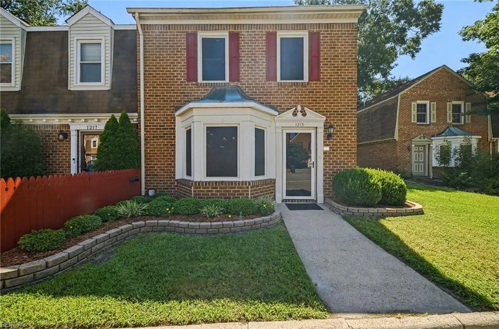 1215 Cedar Mill Sq, Chesapeake