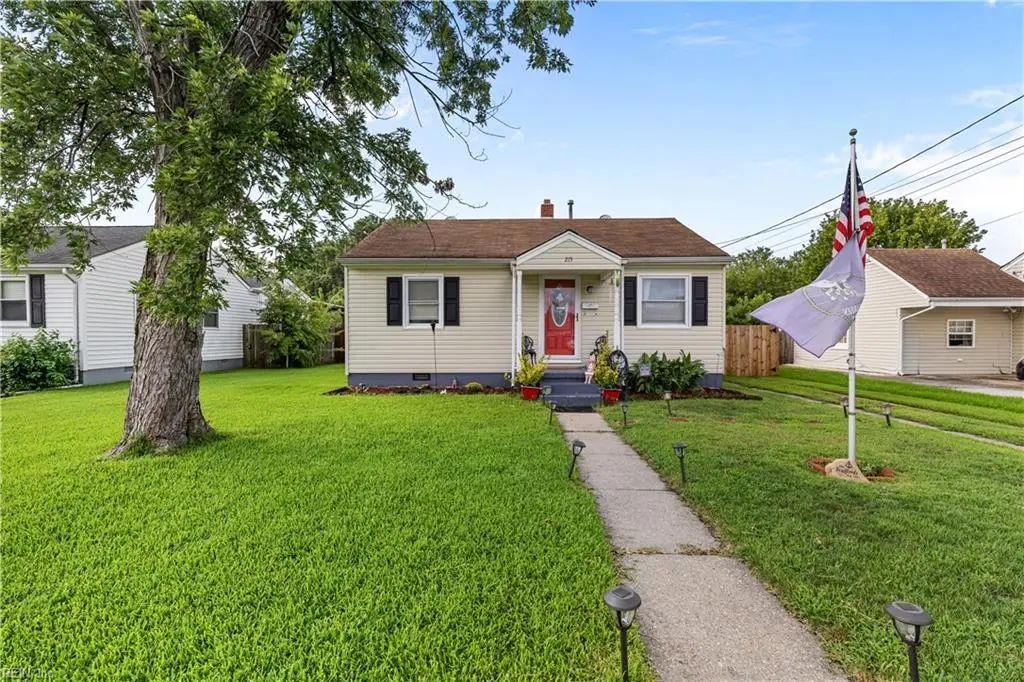 215 Castlewood Rd, Portsmouth