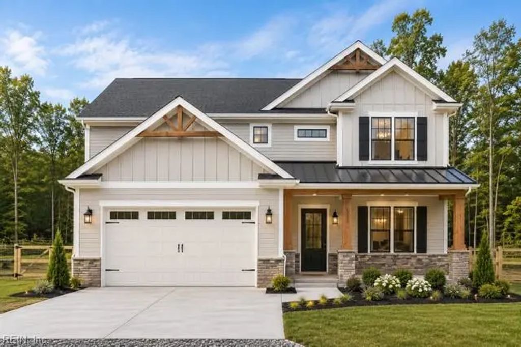 6469 Quaker Dr, Suffolk