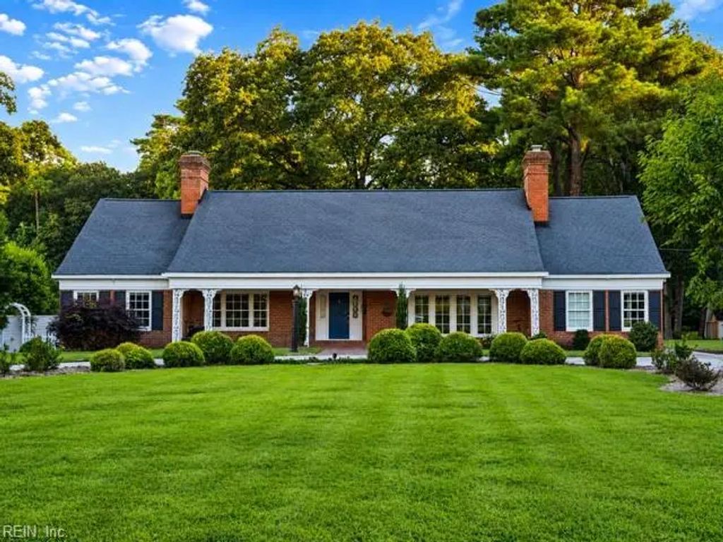 812 Riverside Dr, Newport News